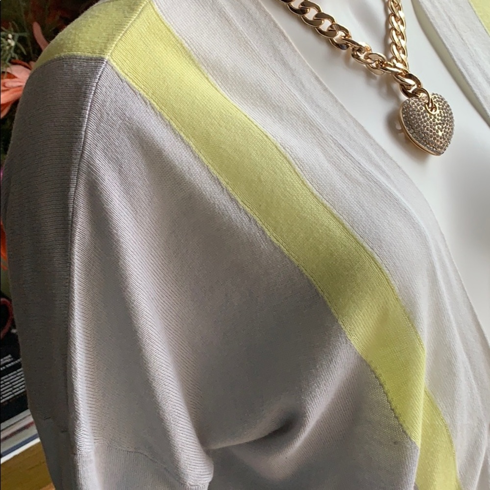 Sweater - Picture 5 of 10